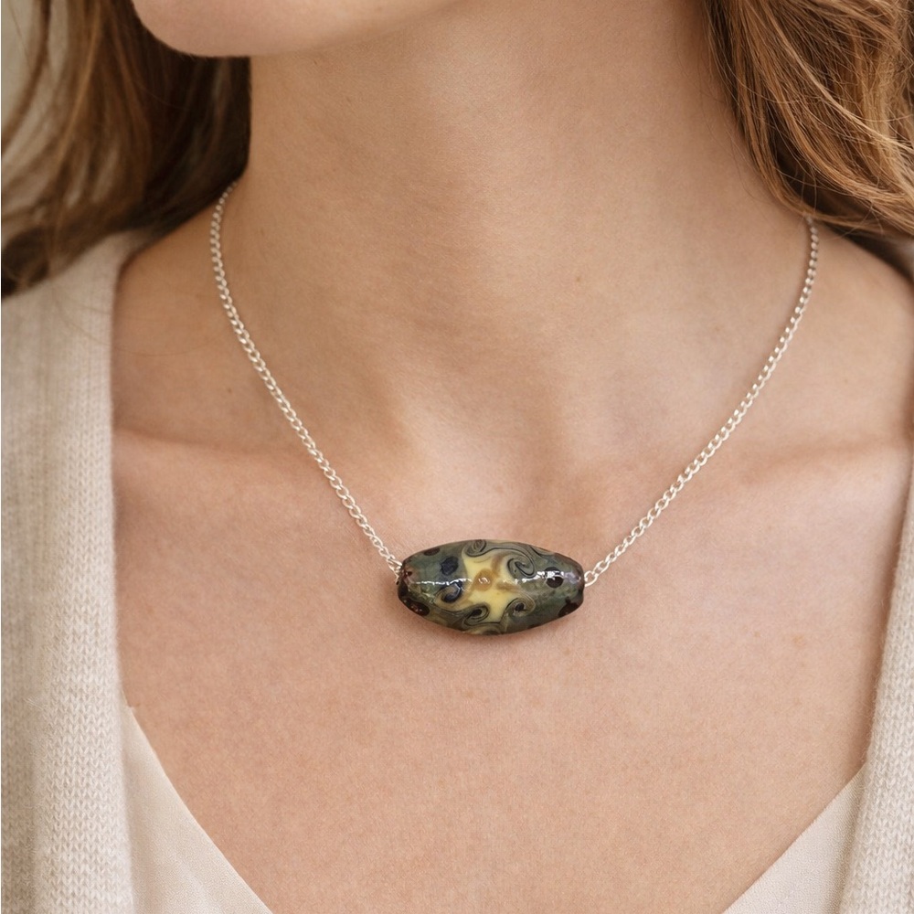Hand Crafted Focal Bead Necklace Olive and Cream - Picture 1 of 10